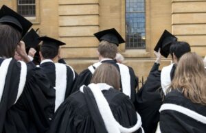 Британија ги предупреди странските студенти: Ќе бидат депортирани оние кои ќе ја пречекорат визата