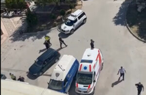 (Видео) 13 лица приведени по масовна тепачка пред Градската општа болница  во Прилеп