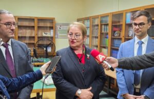 Јаневска: Државата целосно го финансира учеството на талентираните ученици на меѓународни натпревари