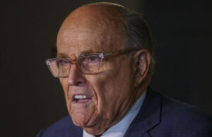 Руди Џулијани тешко повреден во сообраќајна несреќа во САД