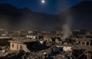 (Видео) Снимен моментот кога силен земјотрес го погоди Авганистан: досега најмалку 622 загинати