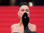 (Фото) Изгледа нереално во новата модна кампања