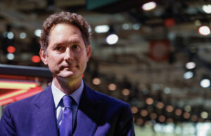 Шефот на „Ферари“ ќе служи општествено корисна работа и ќе плати милиони за наследство