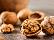 7 причини да ги потопите оревите во вода: вашето тело ќе ви биде благодарно