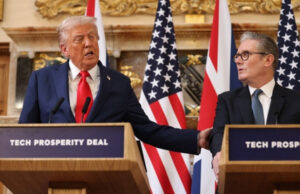 Трамп му кажа на Стармер дека треба да ја користи војската за контрола на британските граници