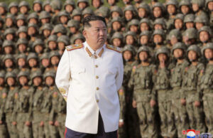 Ким Џонг-ун на тестирање на борбени беспилотни летала- повикува на развој на вештачка интелигенција