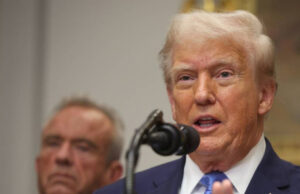 (Видео) Трамп ги поврзува парацетамолот, вакцините и аутизмот; Научници: Митови и опасни лаги