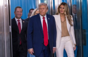 (Фото) Меланија Трамп привлече внимание во ОН во бела комбинација