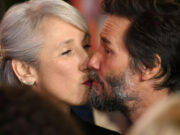 (Фото) „Ви благодарам на сите за честитките“: партнерката на Кијану Ривс проговори за венчавката