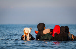 Рекорден премин на Ламанш: 125 мигранти пристигнаа со еден брод