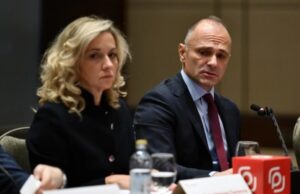 Претседателката се среќава со најниско рангираниот дипломат во САД, обвини Филипче