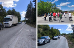 (Видео) Родителите од Демир Хисар на протест побараа бесплатен превоз за учениците: „Нема да престанеме да се бориме“