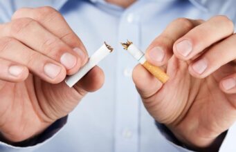 Шпанија планира да забрани пушење на плажите и терасите на кафулињата