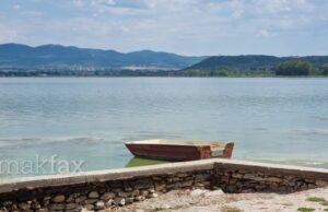 До крајот на денот сончево и топло, со мала до умерена локална облачност, утре до 33 степени