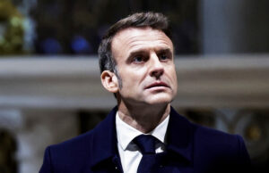 Соочен со криза во Франција, Макрон мора брзо да назначи наследник на Бајру