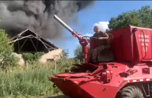 (Видео) Големиот пожар во Трубарево се гасне и со хермелини