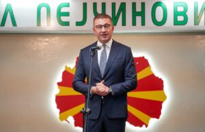 (Видео) Мицкоски: Пред 15 години зборувавме за компјутер за секое дете, а денес после 15 години зборуваме за учебник за секое дете