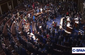 (Видео) Расправија за време на минутата молк за Кирк во Претставничкиот дом