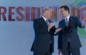 Сојузникот на Трамп убиен во атентат, ФБИ приведе осомничен, па го пушти