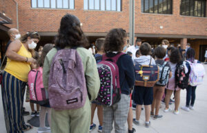 Почнува учебната година, во клупите ќе седнат 177.800 основци и 67.200 средношколци