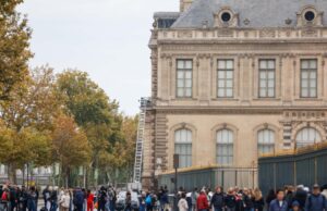 Како крадците го извршија смелиот грабеж на непроценлив накит од Лувр