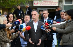 Алиу: Континуирано ја унапредуваме јавната здравствена инфраструктура, обезбедена хипербарна комора во ГОБ „8 Септември“