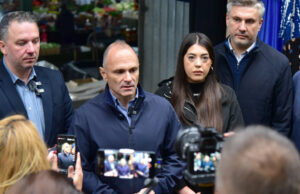 Филипче: Пензионерите се нови жртви на лагите на власта, 97 проценти од нив добија само 1.000 денари