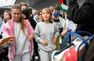 Грета Тунберг: Израелците ставија 60 луѓе во кафези и рекоа дека ќе нè убијат со гас