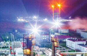 Украинците нападнаа фабрика на „Лукоил“ во Русија, избувна огромен пожар