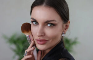 Шминкерите го обожаваат овој трик за пополни усни: можете да го пробате и сами