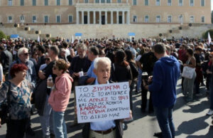 Грчкиот парламент денес гласа дали ќе го воведе најдолгиот работен ден во Европа