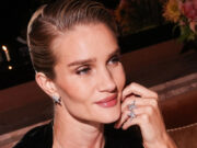 (Фото) Таа ја носи најубавата комбинација оваа сезона: совршена инспирација за постудените денови