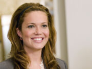 (Фото) Холивудската актерка во јавност по долго време, сите се прашуваат: „Чие лице е ова?“