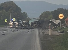 (Видео) Грозоморната сцена покажува колку била ужасна несреќата: автобус излета од патот во близина на Чачак, има загинати