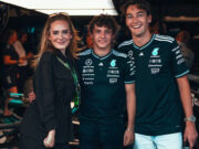 Адел во ретко појавување во јавност, обожавателите зборуваат за нејзината витка фигура