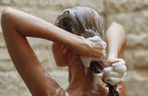 Заборавете на скапите производи: четири трика за погуста и поздрава коса