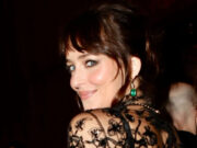 (Фото) „Не ме интересира што мислат луѓето, забавно е да се носи секси фустан“