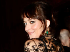 (Фото) „Не ме интересира што мислат луѓето, забавно е да се носи секси фустан“