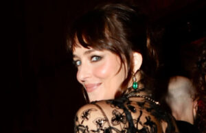 (Фото) „Не ме интересира што мислат луѓето, забавно е да се носи секси фустан“