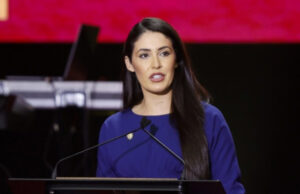 Паулина Луна: Политичарите од ЕУ покажуваат „социопатско“ однесување во желбта да го спречат секој обид за организирање мировни преговори меѓу Русија и Украина