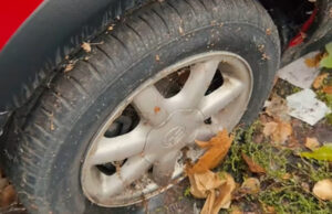 „Паркинзи“ на Општина Центар продолжува со акцијата за отстранување на хаварисани возила од јавните површини