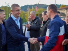 Во недела сите масовно да излеземе на гласање, зошто додека седите дома, други одлучуваат за вашата иднина, порача Мицкоски