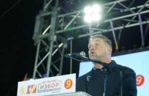 Лукровски: Во Карпош ќе изградиме катни гаражи со соларни панели, паркинг и зелена енергија во едно