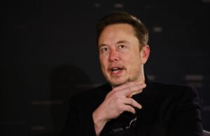Илон Маск – првиот полубилионер во светот