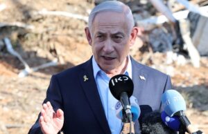 Нетанјаху се појави на суд, обвинет e за корупција, измама и поткуп