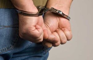 Полицијата приведе маж, уништувал политички плакати