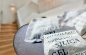 Не ги фрлајте: Кесичките што ги добивате со чевлите имаат одлична примена низ куќата