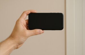 Скандал во студентскиот дом „Гоце Делчев“, студент снимал девојки додека се туширале