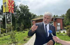 „Две задкулисни коалиции, Левица со ДУИ за Струга и Тетово и СДС со Јакимовски за маркици и тендери во Карпош“, велат од ВМРО-ДПМНЕ