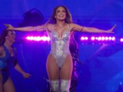 (Фото) Таа е разведена 4 пати – и повторно носи веренички прстен